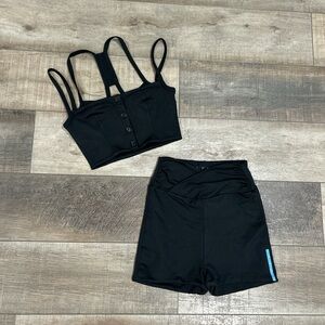 Are You Am I Kylen active top and Lexa short set